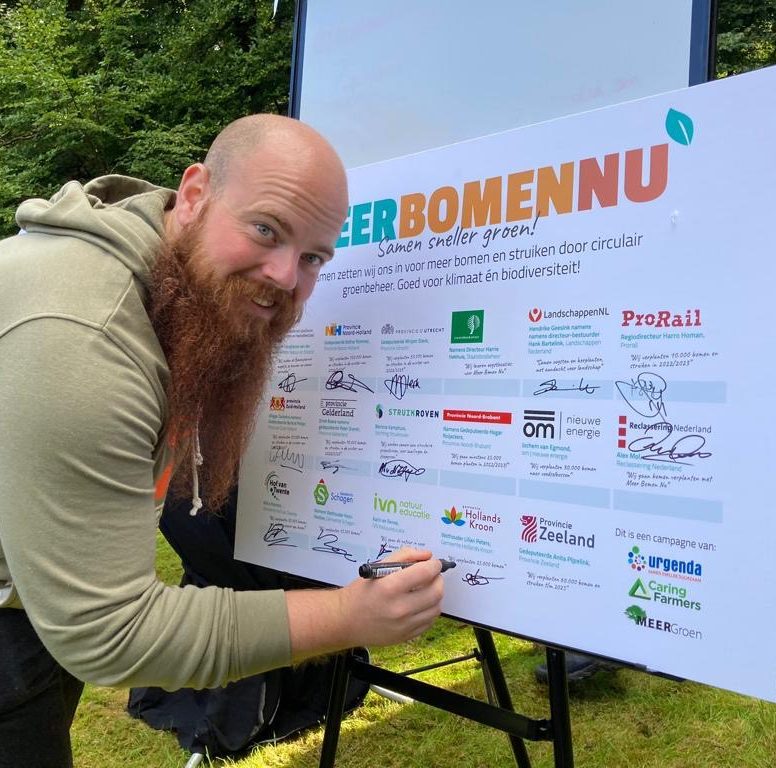 Stefan Louwerse van Beewilding werkt graag zelfstandig mee in diverse organisaties om duurzaamheid en natuur te realiseren.