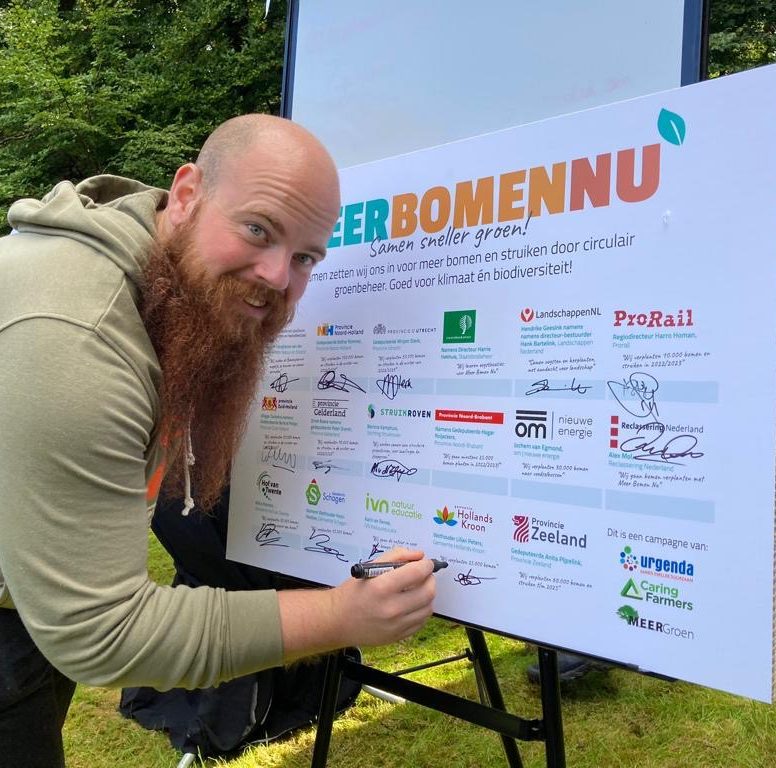 Stefan Louwerse oprichter van Beewilding is ook beschikbaar op zzp basis voor diverse groen- en natuurklussen door heel Nederland.