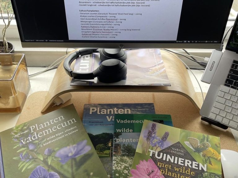 Met Ebooks en digitale downloads help ik een breed publiek mensen hun tuin vergroenen en groenkennis over te dragen. 